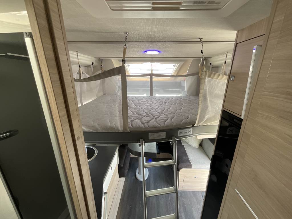Challenger 337 GA met enkele bedden foto: 18