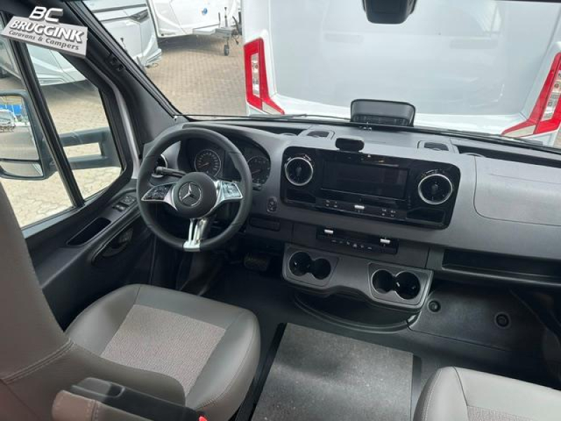 Carthago Chic C-Line T 4.9 LE MERCEDES photo: 4