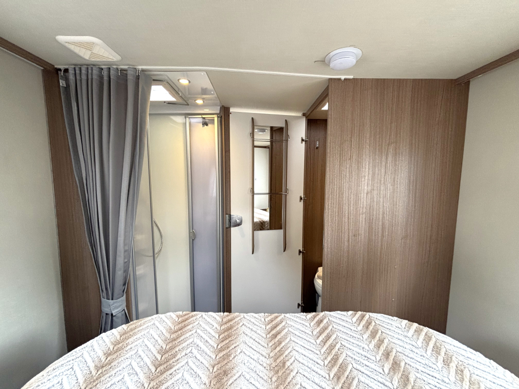 Carado T 449 QUEENSBED AUTOMAAT LEVELSYSTEEM 150PK ! foto: 3
