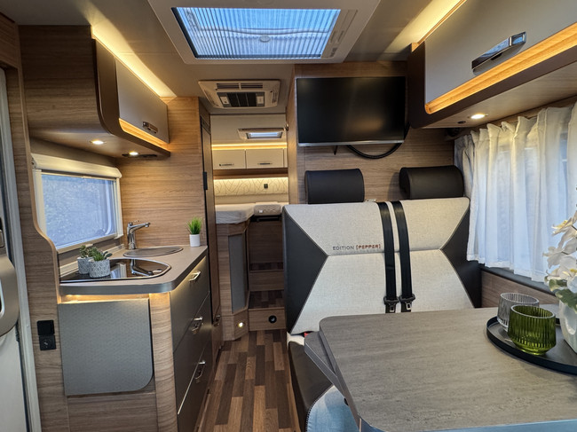 Weinsberg CaraCompact Pepper Edition 600 MEG 140 CV Euro 6 Fiat Ducato 8 **Camas individuales/Portabicicletas/Litio/Inversor/2x Smart TV/Navegador/C foto: 9