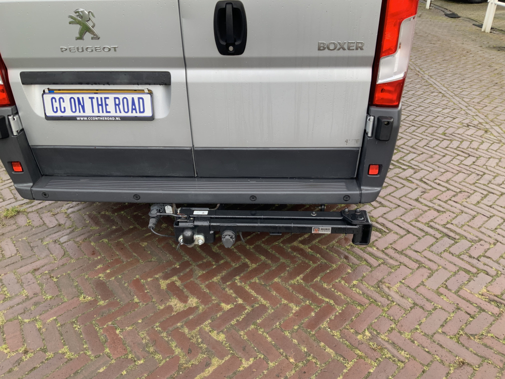 Peugot Boxer L2 H2 Buscamper: Euro 6 met verlaagbare tafel tot 2 pers. lengte-bed, 154 cm breedte, 185 cm lengte, FSL Camperinbouw 2021, km 66000, Zwenkbare fietsendrager, Zonnepaneel 180W, Bj.2017 Camper centrum on the road foto: 21