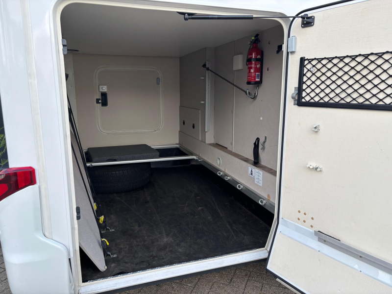 Hymer Tramp 685 topstaat face to face zit  foto: 17
