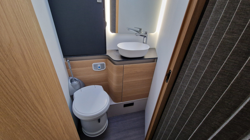 Adria Matrix 650 DC Foto: 14