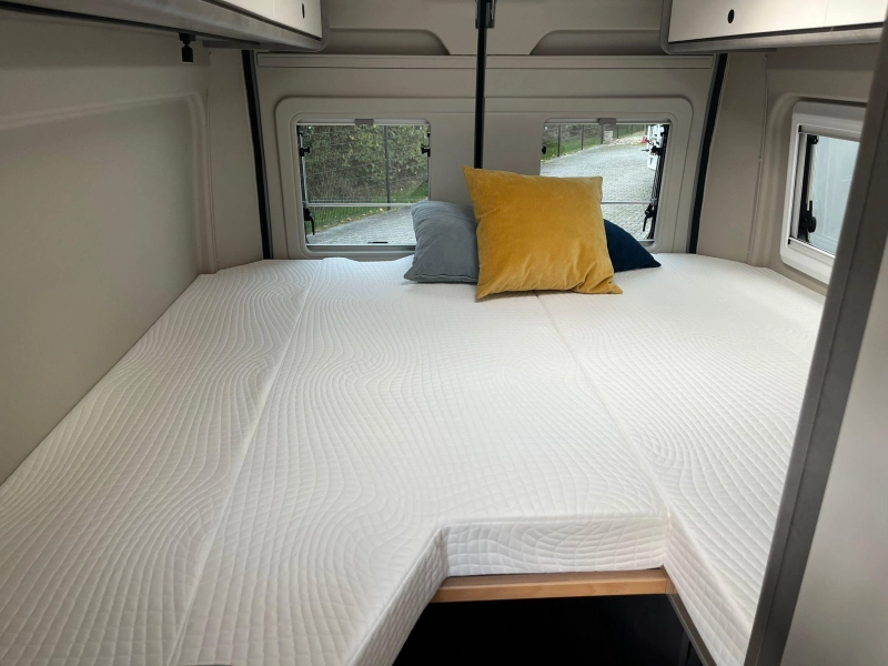 Crosscamp ADVTR 6.4 EF - Automatik - Sehr modern Foto: 2