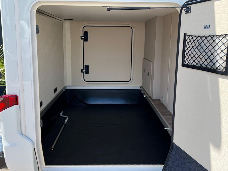 Hymer Tramp 680 automaat, enkele bedden  foto: 20