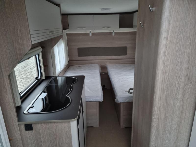 Bürstner Premio Life 480 TL -lengtebedden  foto: 3