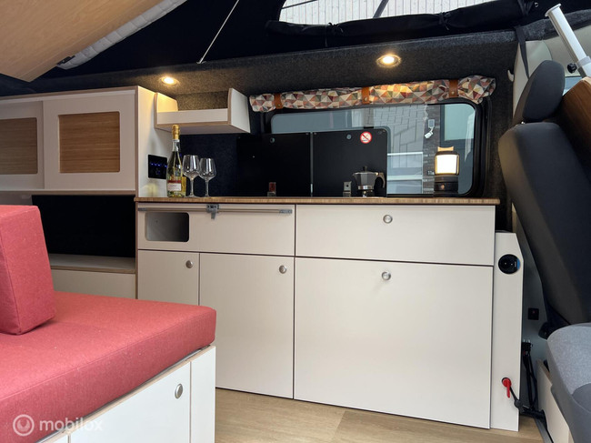 Volkswagen T6 buscamper Nevada 2018 Two tone foto: 14