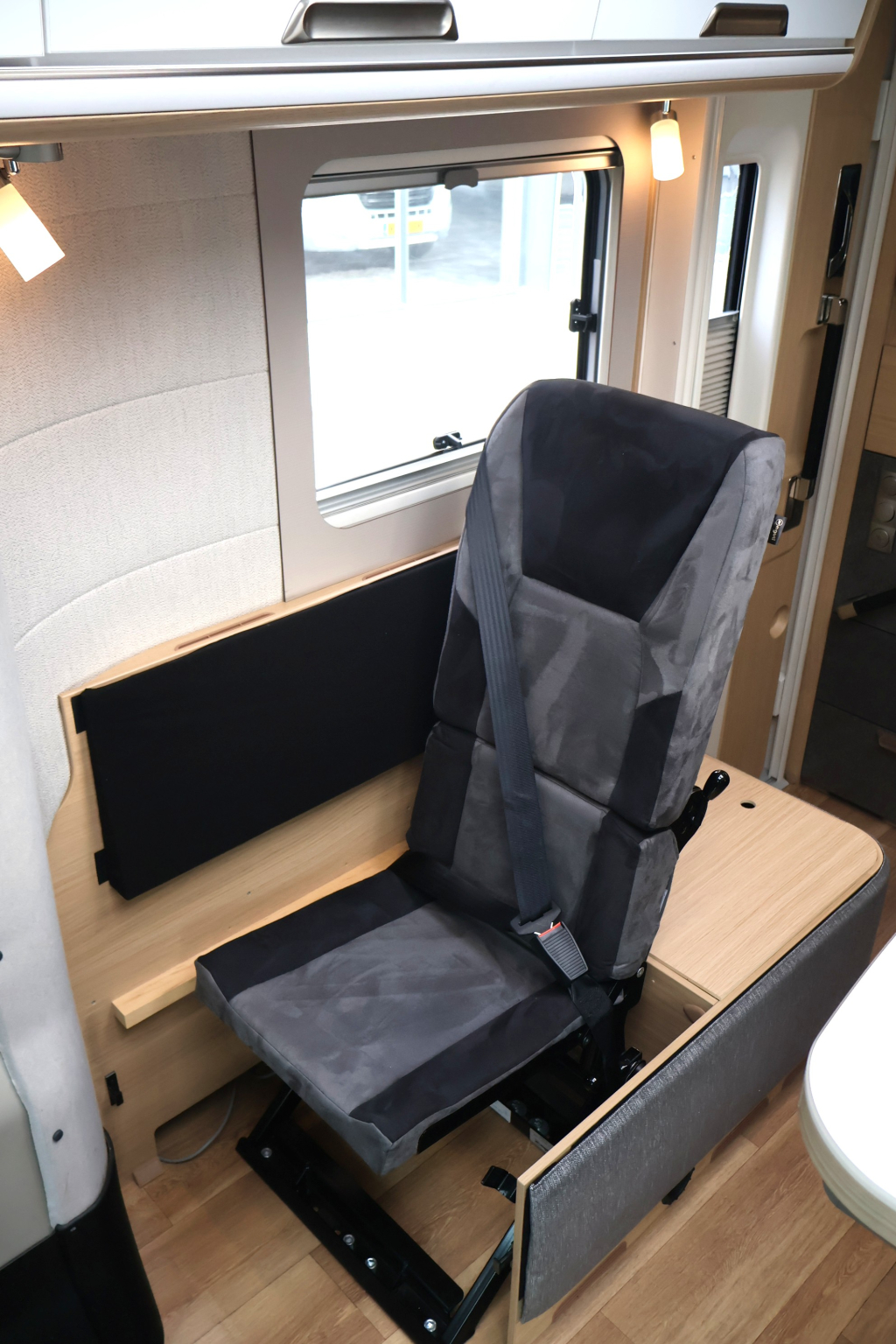 Niesmann + Bischoff Smove 7.4 E foto: 12