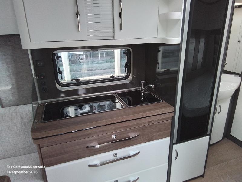 Hobby Excellent Edition 460 UFE model 2026  foto: 5