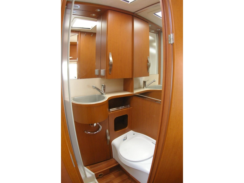 Hymer B klasse 578 Enkele bedden, XXL Garage  foto: 16