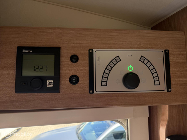 Knaus 700 MEG enkele bedden + hefbed! foto: 21
