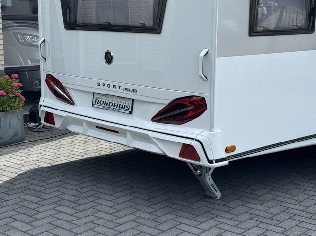 Knaus Sport 450 FU E-Power selection with French bed **Air conditioning/Cassette awning/Bicycle rack/1st owner/New condition caravan** photo: 12