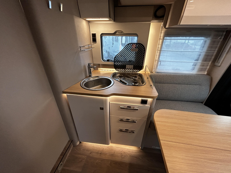 Hymer Tramp 695 S Mercedes/Queensbed/hefbed  foto: 10