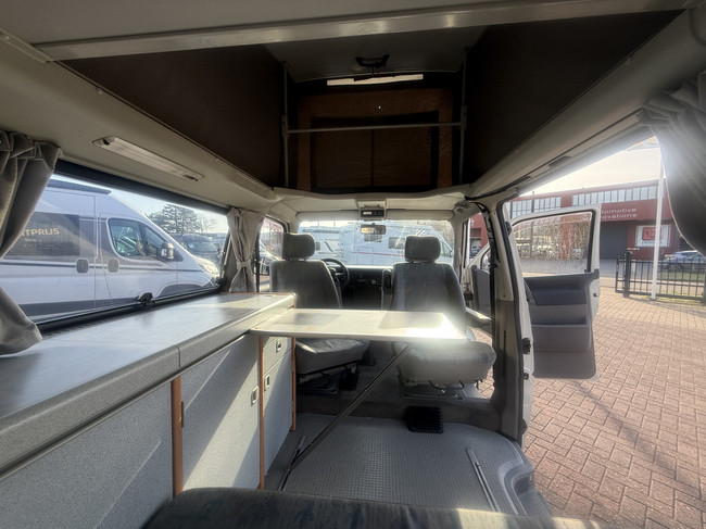 Westfalia California COACH Volkswagen Transporter I D 50 KW einzigartiger Zustand!!! Buscamper Servolenkung Webasto Standheizung 4 Schlafpl&auml;tze Anh&auml;ngerkupplung Fahrradtr&auml;ger Aufstelldach Foto: 19