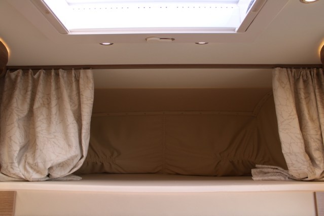 Robusto Carthago Integral Malibu I 460 LE Fiat AUTOM&Aacute;TICO 180 CV camas individuales y cama abatible (118 foto: 63