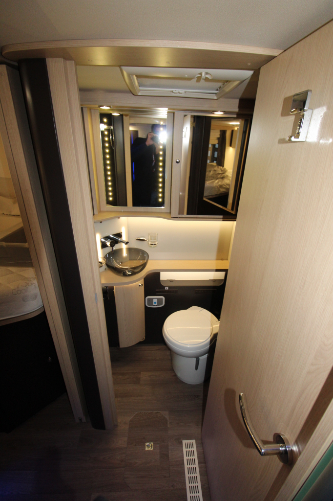Autostar i 730 LJ Prestige design edition photo : 12