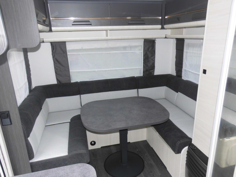 Sterckeman Evolution 492 LJ Nieuw! overjarig!  foto: 2