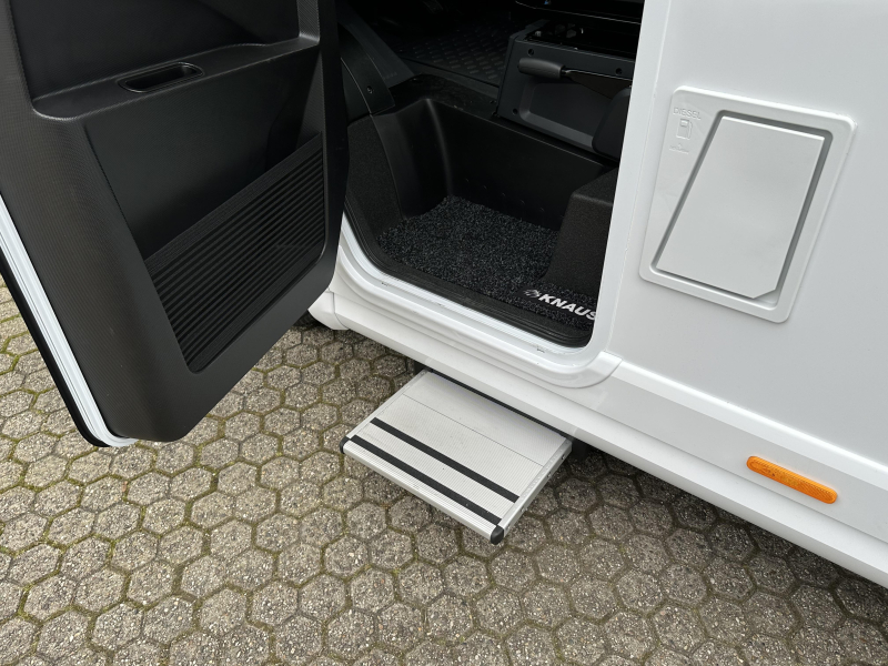 Knaus L!ve I 650 MEG AUTOM&Aacute;TICA 180CV foto: 5