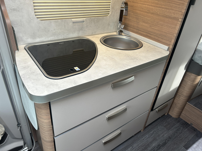 Knaus L!ve Ti 650 MEG Laagbed + trekhaak  foto: 9