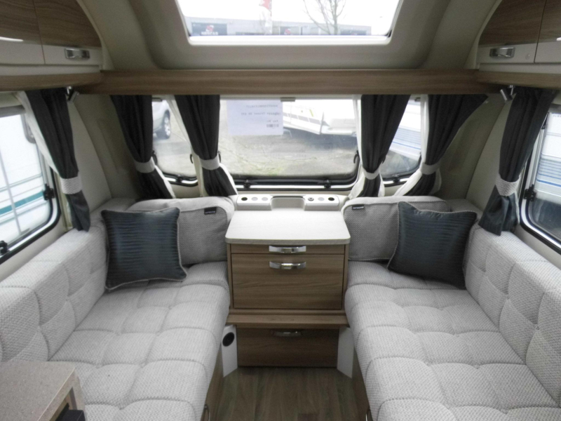 Sprite Cruzer 495 SR Nieuw, overjarig!!  foto: 2