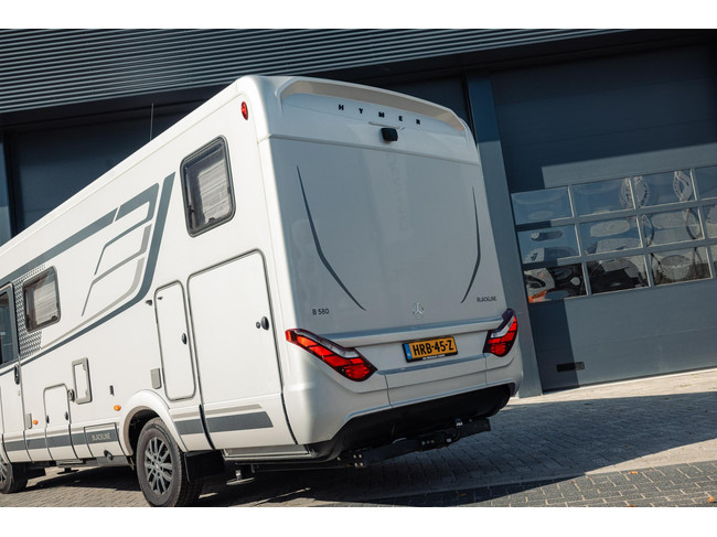 Hymer BMC-I 580 Blackline Zeer compleet.... XXL bed, level, airconditioning, etc foto: 8