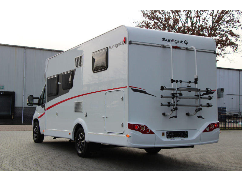 Sunlight T67 Camas individuales + Cama abatible foto: 2