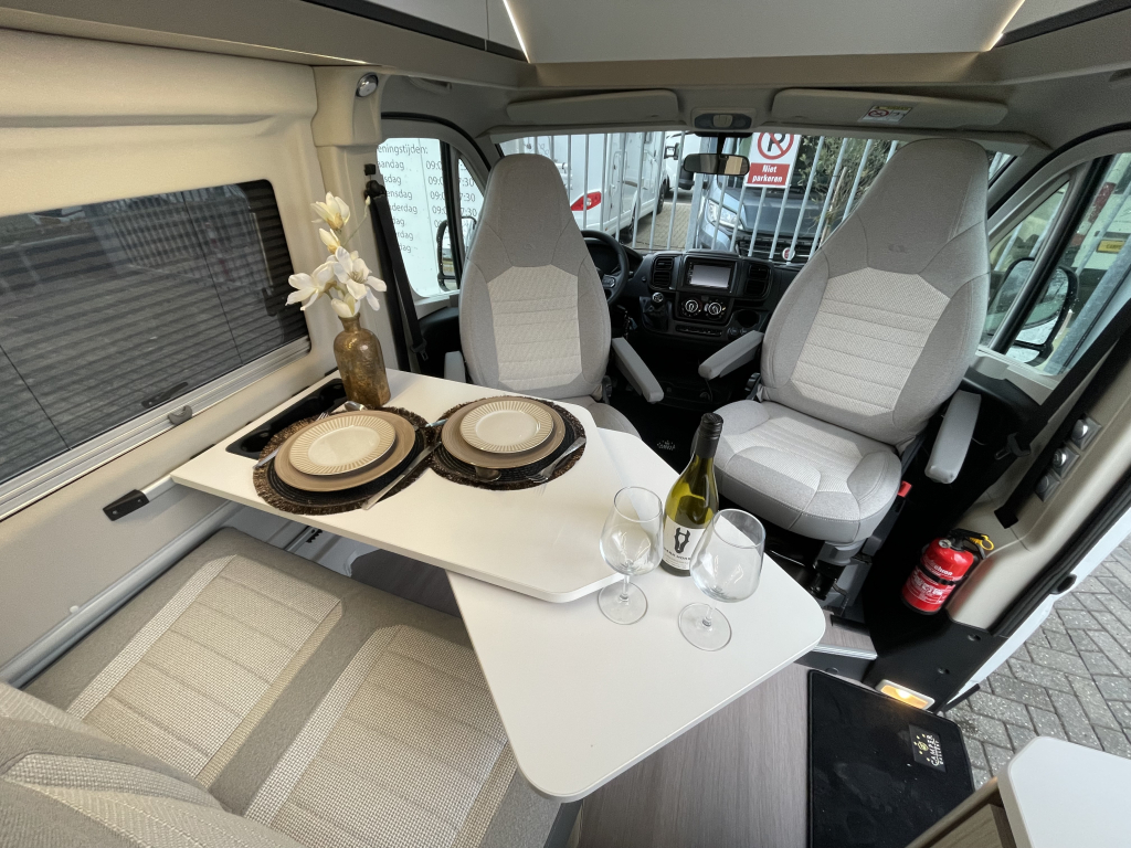 Adria Twin Plus 640 SLB LITS JUMEAUX CAM&Eacute;RA R&Eacute;GULATEUR DE VITESSE photo : 17