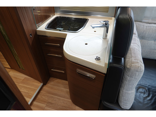 NIESMANN BISCHOFF Arto 85E 180Cv Autom&aacute;tico | Sistema de nivelaci&oacute;n | Suspensi&oacute;n neum&aacute;tica foto: 9