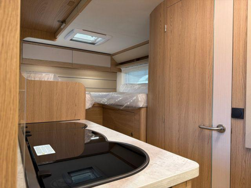 LMC Cruiser V 646 G 70jr Jubileum-Autom-NAVI  foto: 16
