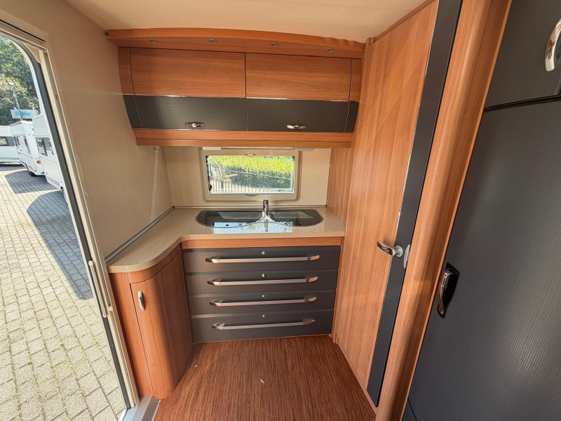 Hobby De Luxe 380 TB Mit Mover und Markise! Foto: 7
