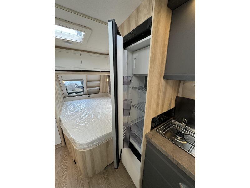 Hobby De Luxe 540 KMFE Stapelbed!  foto: 7