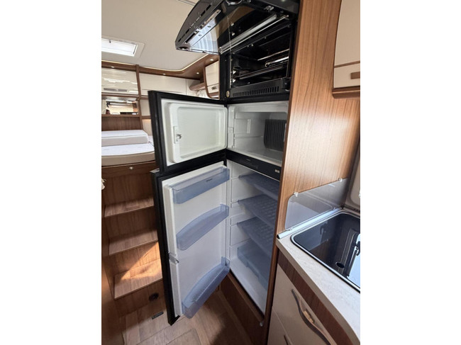 Hymer B 588 Automatic Single Beds Pull-down Bed 2X Airco Inverter Solar Panel photo: 18