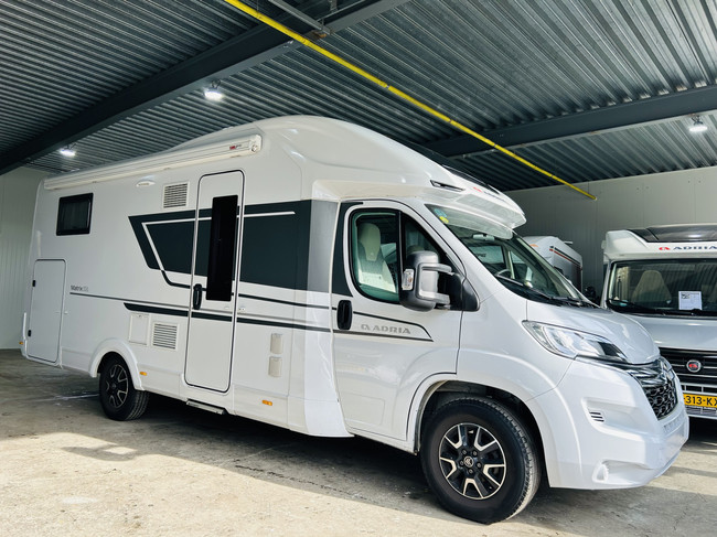 Adria MATRIX 670 SL Axess Camas separadas, suelo completamente plano, 5 plazas con cintur&oacute;n foto: 5