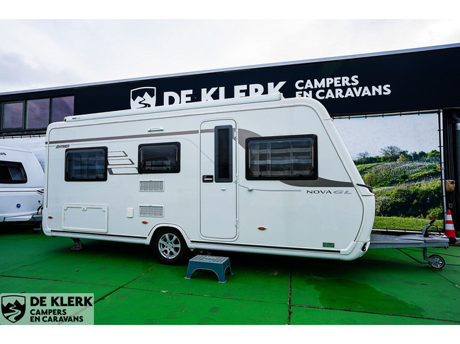 Eriba NOVA GL 495 Christmas Special