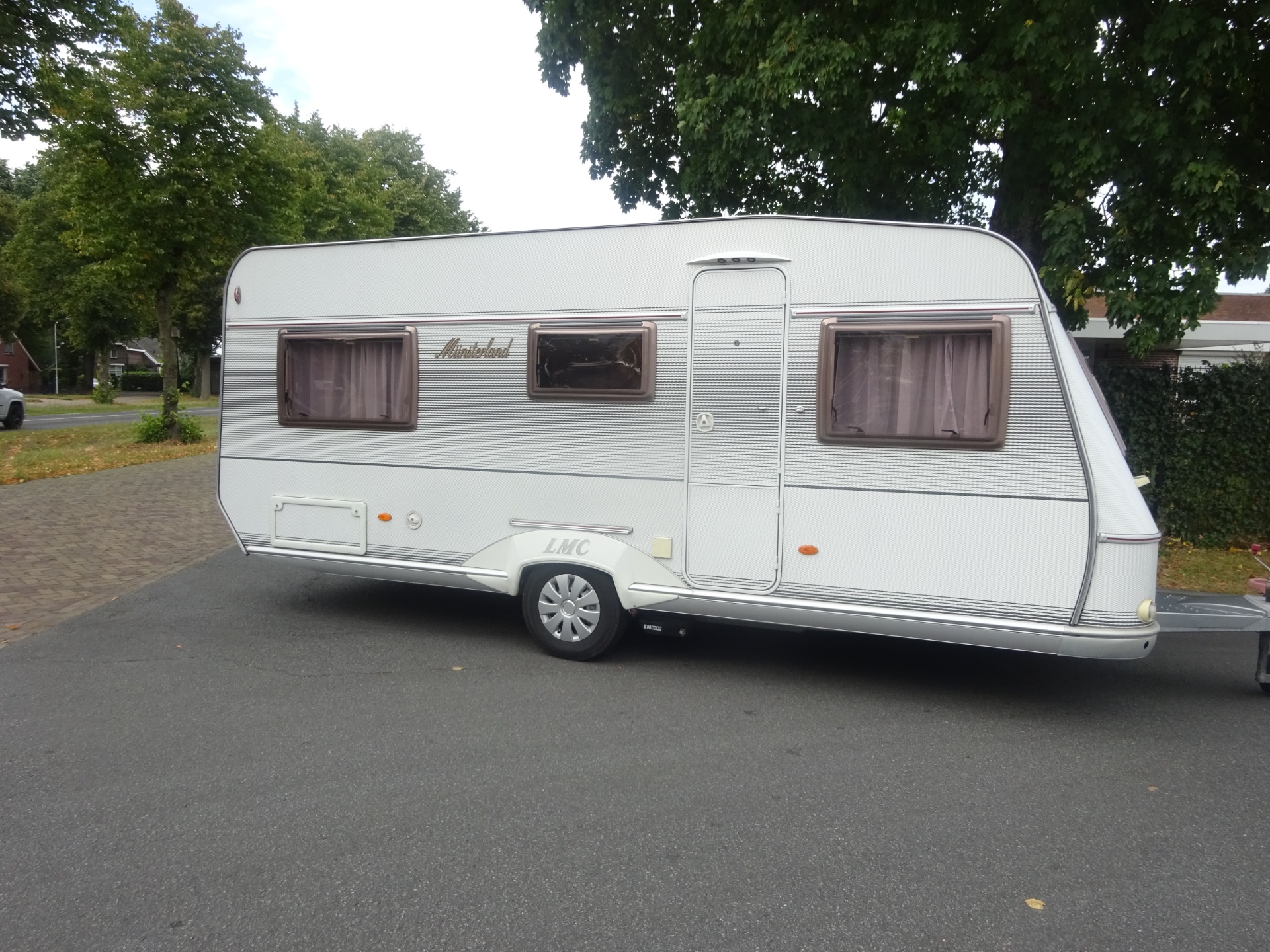 Lmc Munsterland 510 Frans Bed+Rondzit+Grote Koelkast en Mover foto: 3