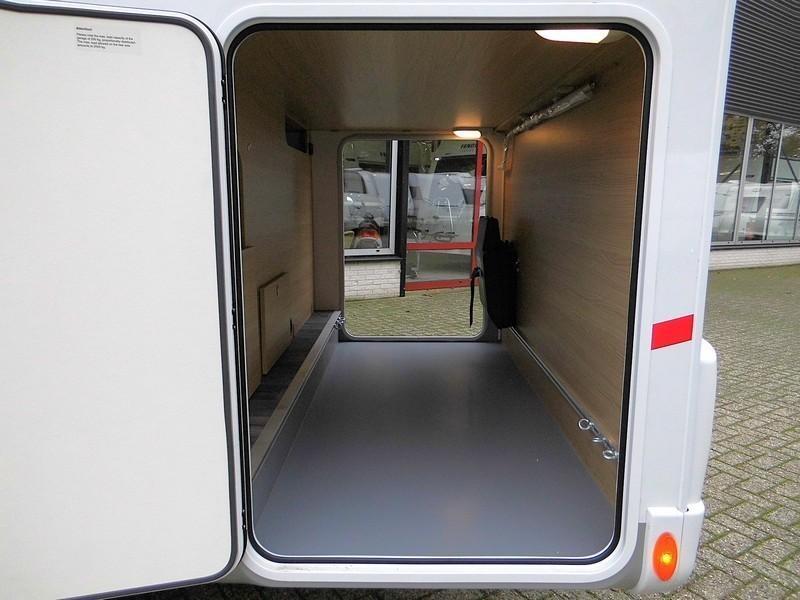 LMC Cruiser V 646 G DEMO MET LEVELSYSTEEM !  foto: 5