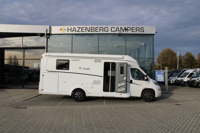 Dethleffs 7052 DBM Just 90 Queenbed + hefbed riante garage (94  foto: 13