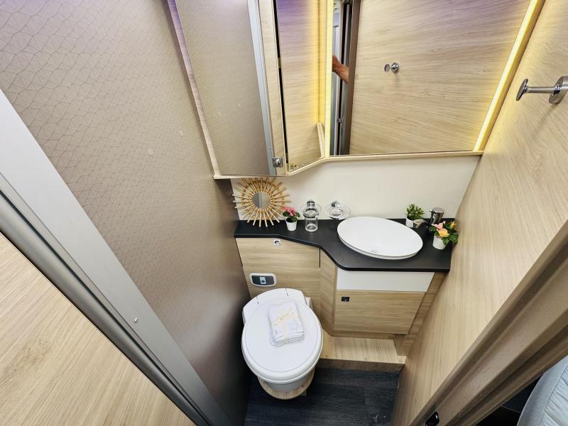Chausson Titanium VIP 788 Automaat Queensbed Hefbed  foto: 18