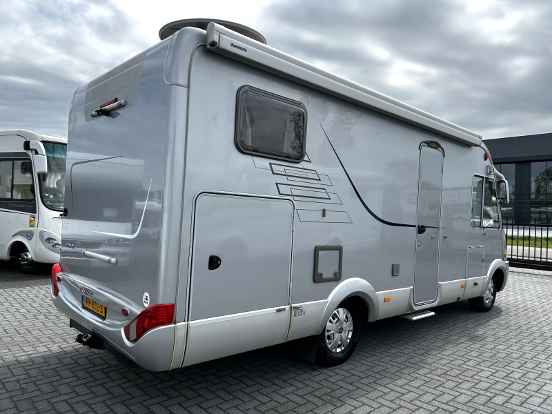 Hymer B614 CL Dwarsbed/Hefbed/160pk  foto: 2