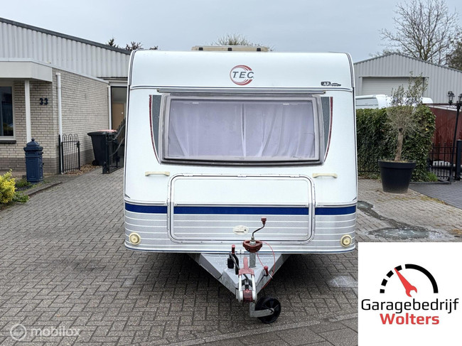 TEC 530 TDF voortent rondzit vastbed L keuken