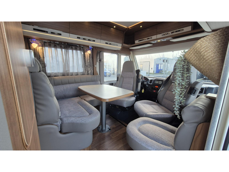 Hymer B678 PremiumLine 25833 KM / Nieuwstaat !  foto: 9