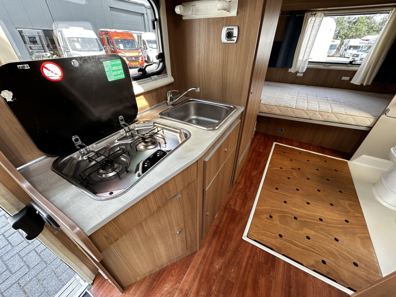 Elnagh M200 CPT Rolstoel-camper met lift  foto: 14