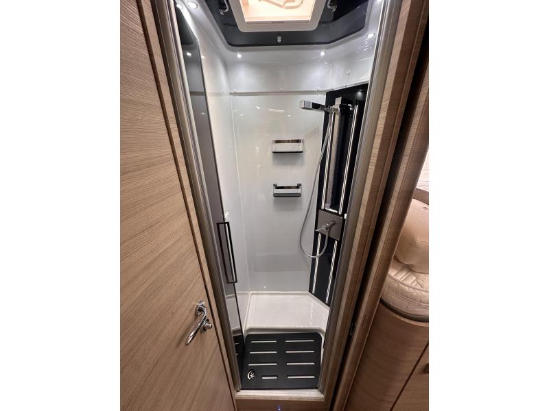 Mobilvetta K-Yacht 86 Lengtebedden Automaat TV  foto: 10