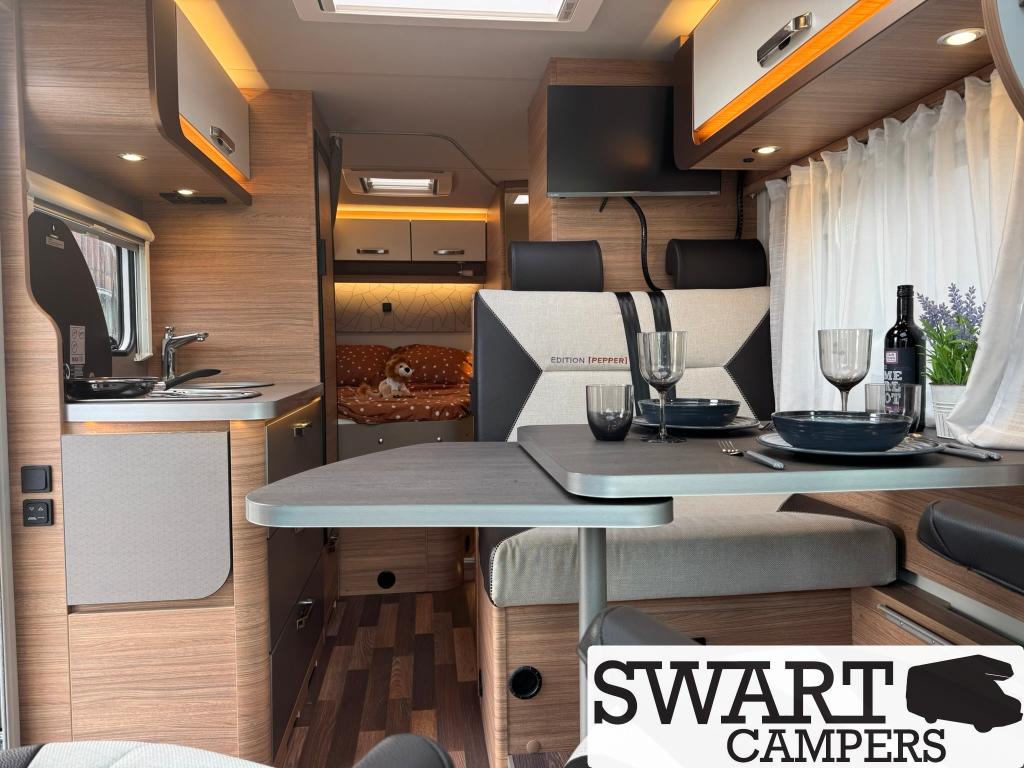 Weinsberg CaraCompact 600 MF Edition [pepper], French bed 140 hp Manual photo: 11