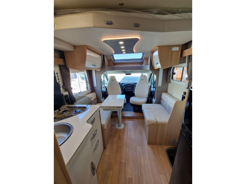 McLouis Sovereign 470 Face to face  foto: 8