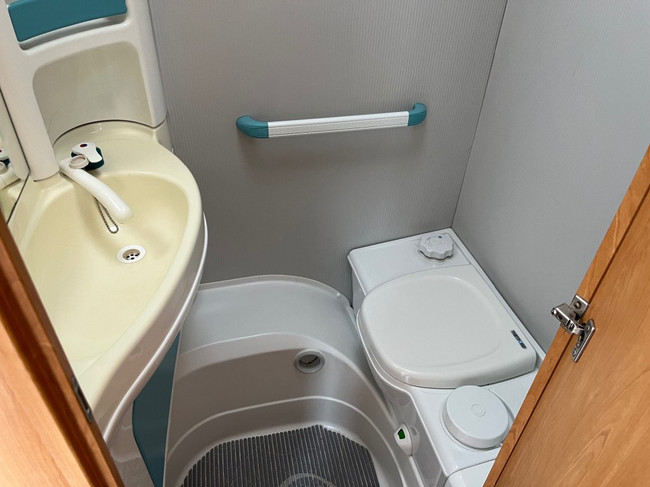 Eifelland E 450 Round seating, awning, neat condition! photo: 6