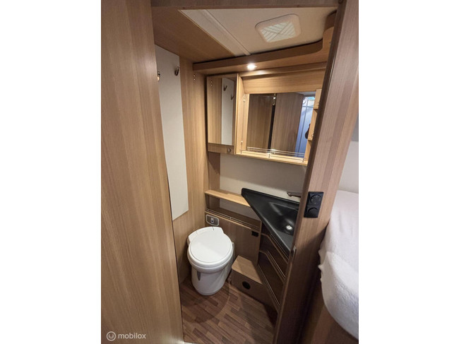 LMC Breezer H737 G Fiat 2.3 150pk Euro 6 | Enkele-bedden | Hefbed | Aparte douche/ wc | XXL Garage | Camera | Fietsendrager | 63dkm foto: 10
