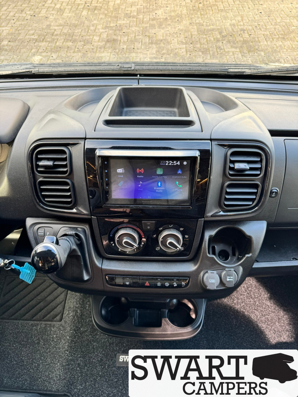 Weinsberg CaraBus Grey 630 ME Edition [Fire], Lengtebedden Automaat Maxi foto: 9