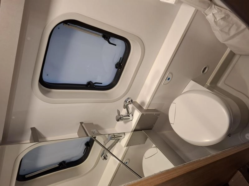 Adria Twin 600 SP 160CV Cama transversal Enganche foto: 9