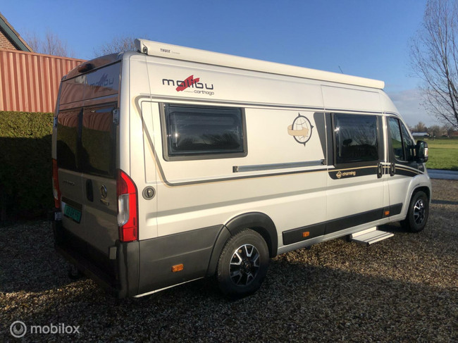 Carthago Malibu 640 Charming GT-Sky-View 160-PK Euro6 Buscamper con camas individuales &iexcl;Excelente estado! foto: 4